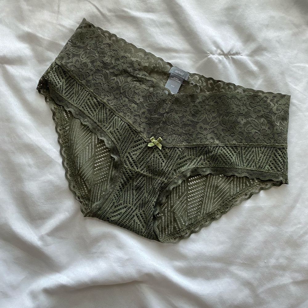 Aerie lace panty in green